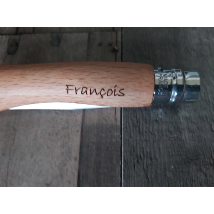 Gravure sur manche de couteau  Bradley hand ITC